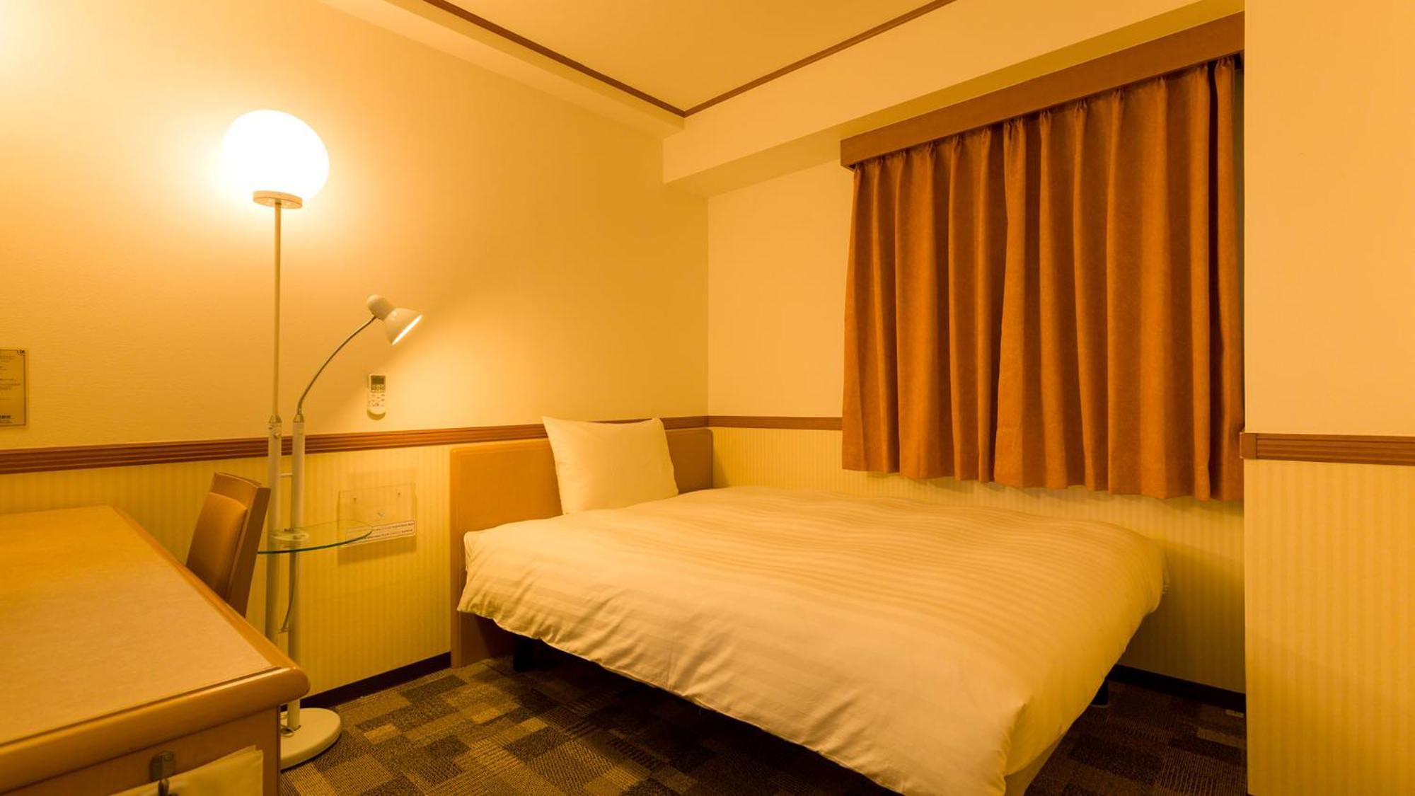 Toyoko Inn Shin-Yokohama Ekimae Shinkan Szoba fotó
