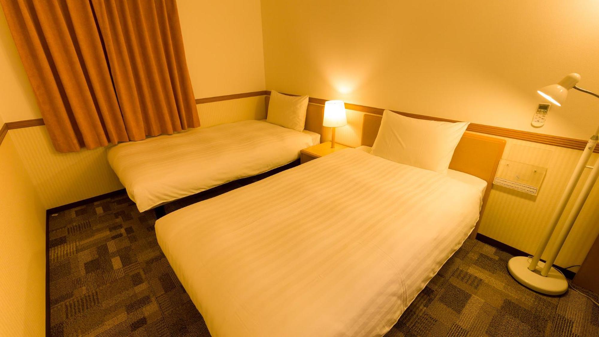 Toyoko Inn Shin-Yokohama Ekimae Shinkan Szoba fotó
