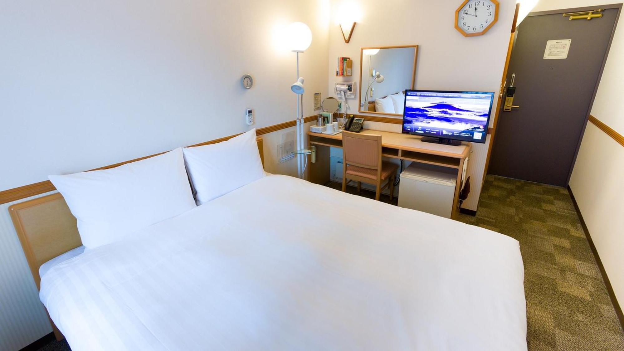 Toyoko Inn Shin-Yokohama Ekimae Shinkan Szoba fotó