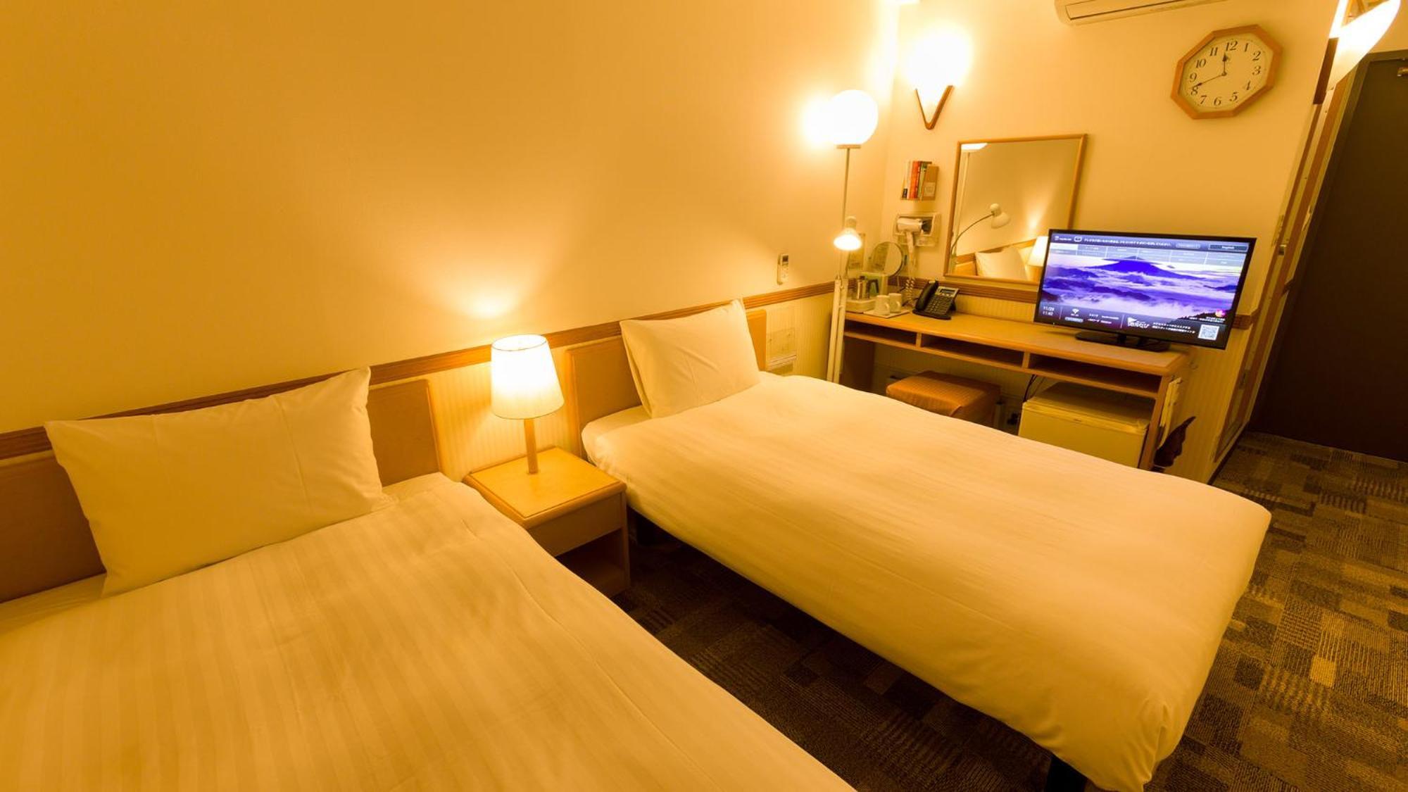 Toyoko Inn Shin-Yokohama Ekimae Shinkan Szoba fotó