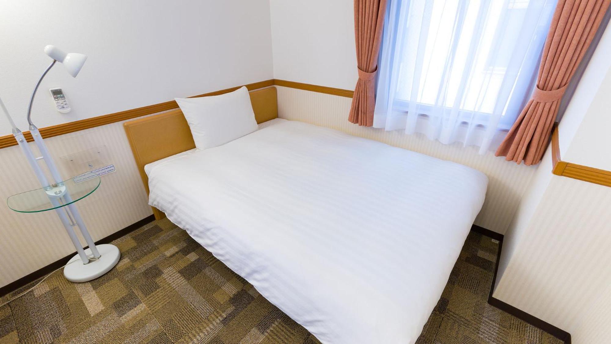 Toyoko Inn Shin-Yokohama Ekimae Shinkan Szoba fotó