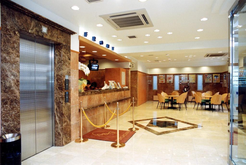 Toyoko Inn Shin-Yokohama Ekimae Shinkan Kültér fotó