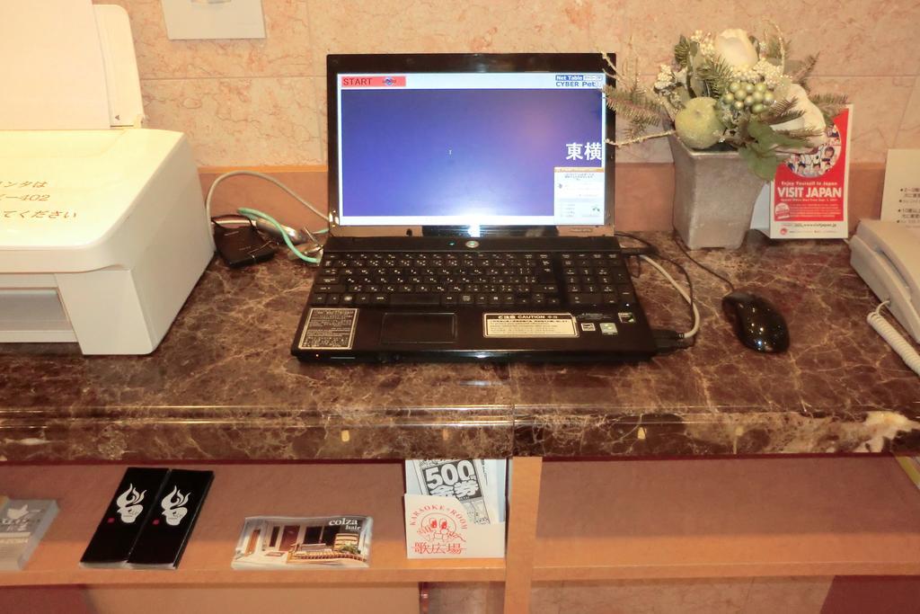 Toyoko Inn Shin-Yokohama Ekimae Shinkan Kültér fotó