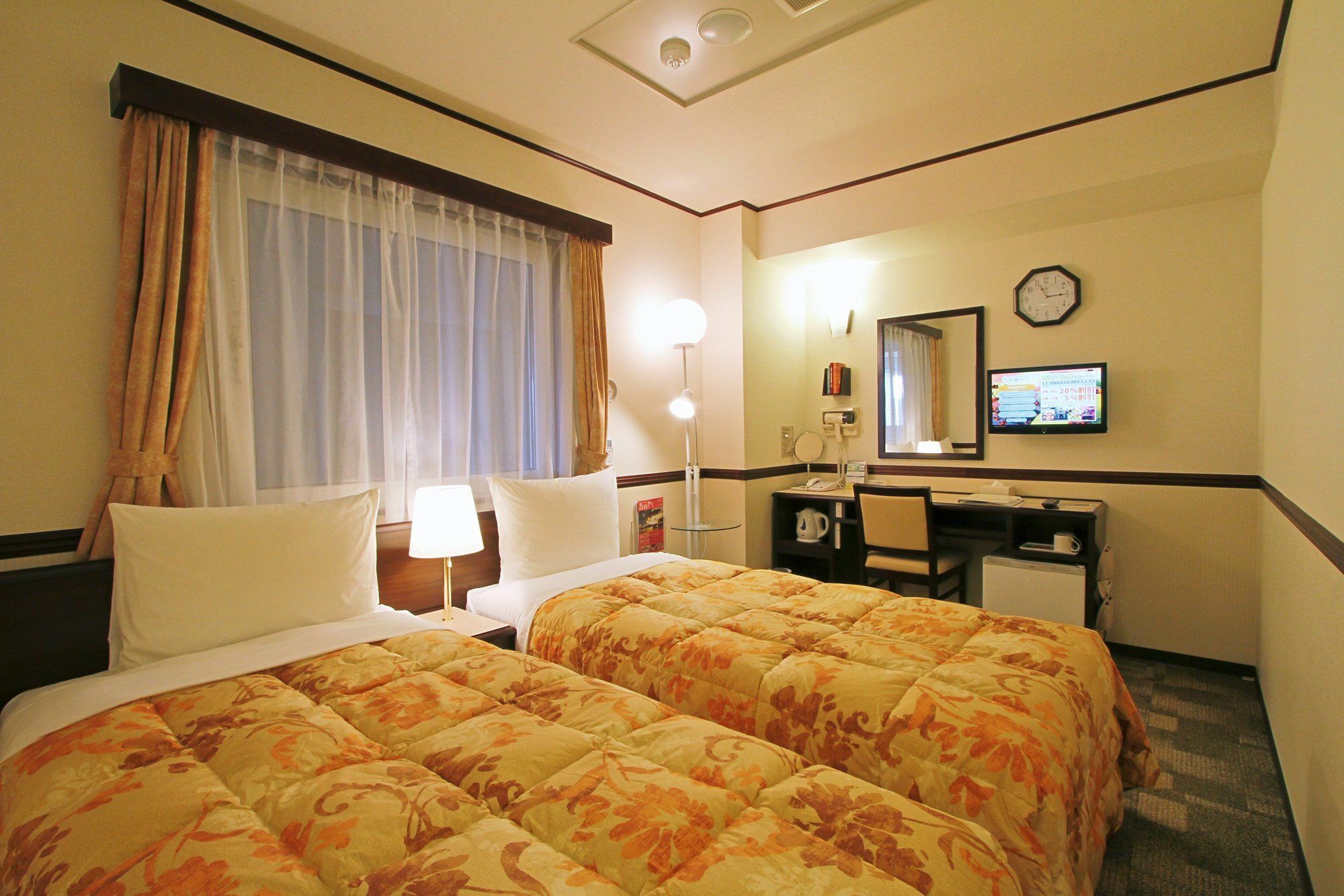 Toyoko Inn Shin-Yokohama Ekimae Shinkan Kültér fotó